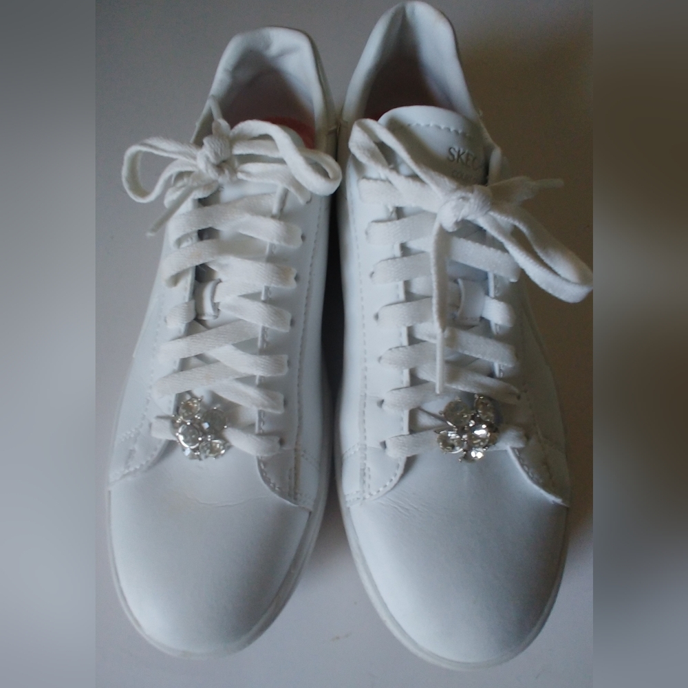 Skechers White Women's Lace-Up Sneakers with Crystal Accent. Size 7 1/2